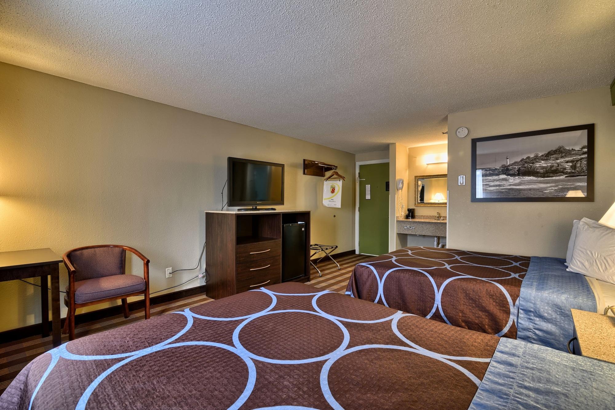 Super 8 By Wyndham Bangor Hotel Exterior foto