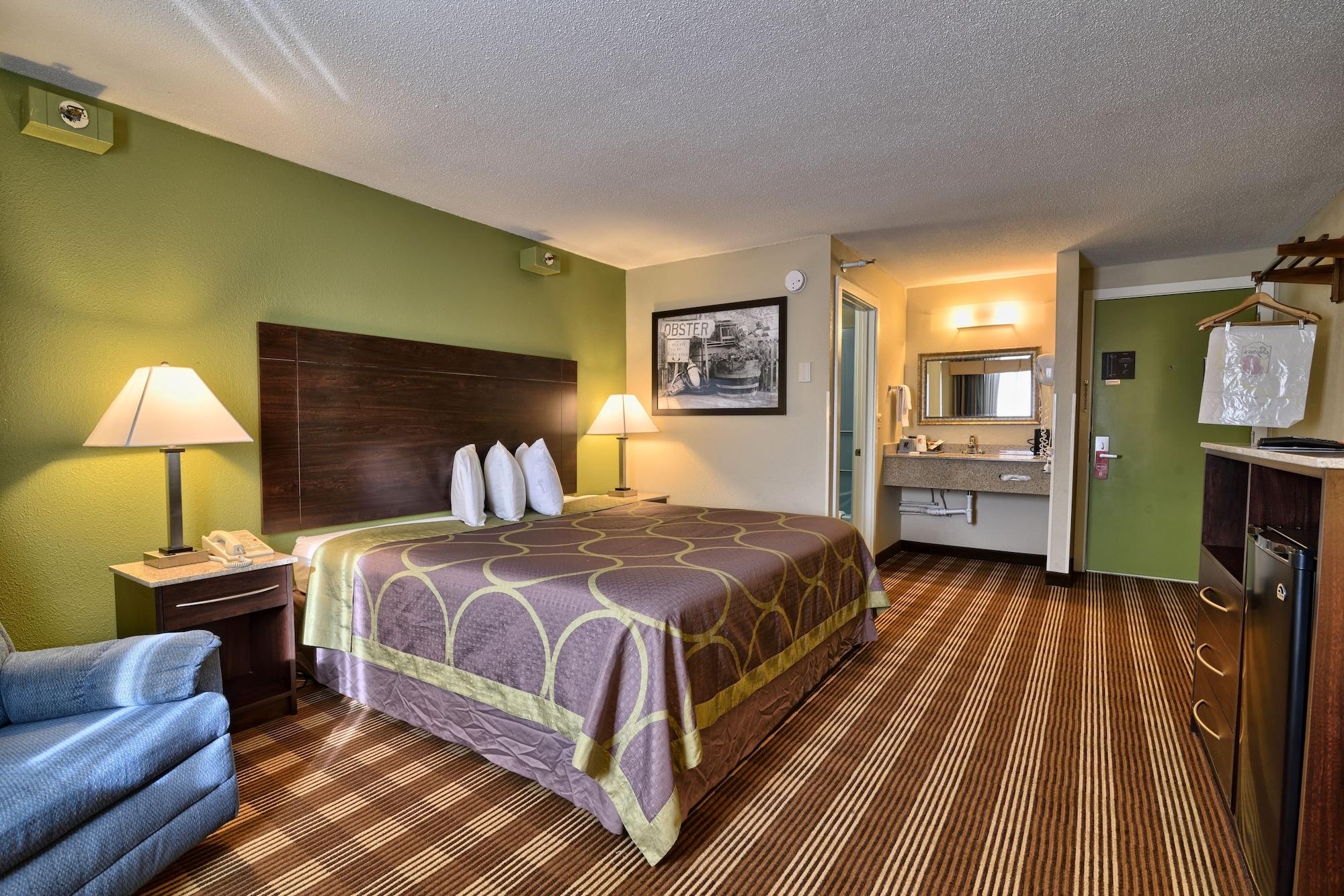 Super 8 By Wyndham Bangor Hotel Exterior foto