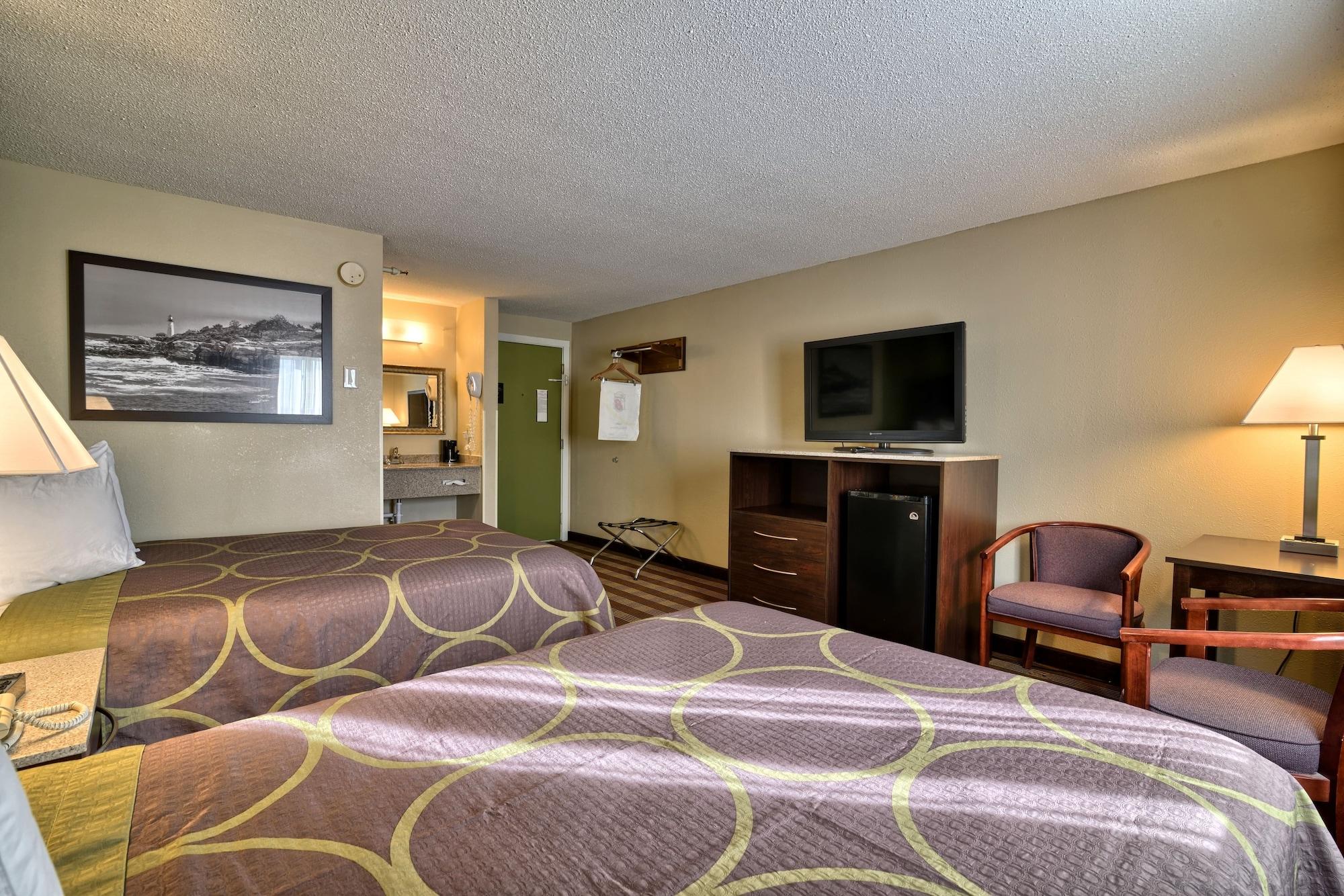 Super 8 By Wyndham Bangor Hotel Exterior foto