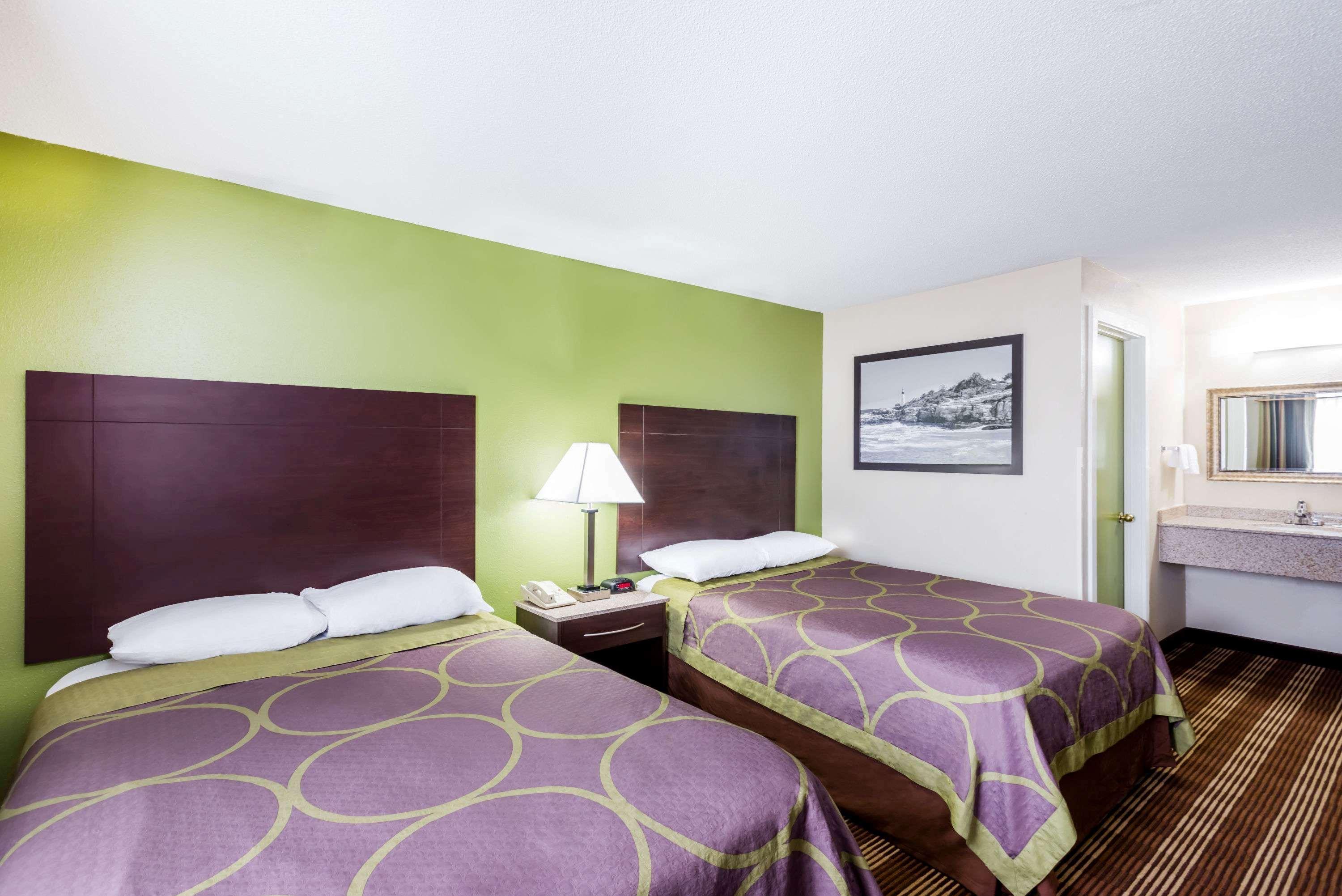 Super 8 By Wyndham Bangor Hotel Exterior foto
