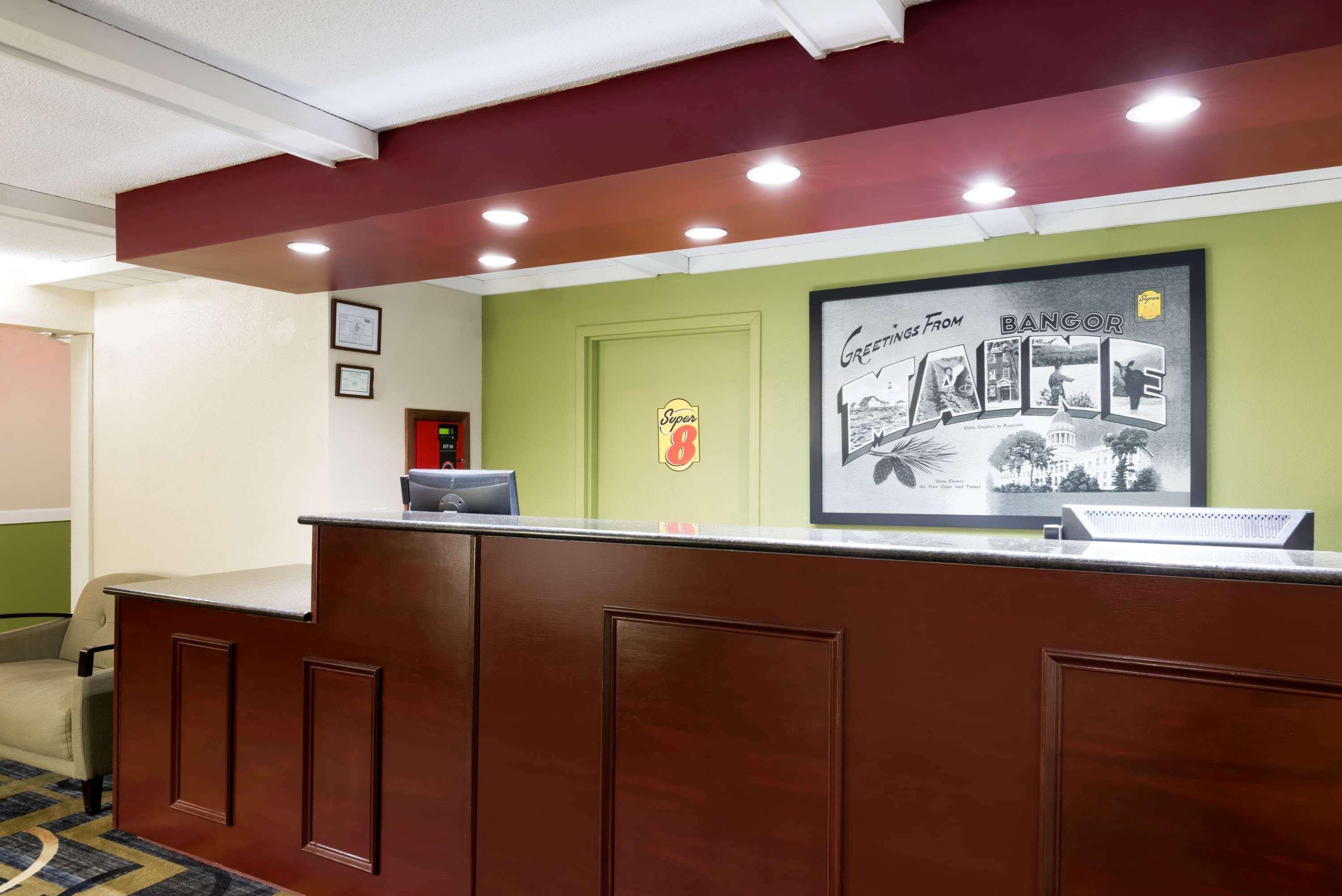 Super 8 By Wyndham Bangor Hotel Exterior foto